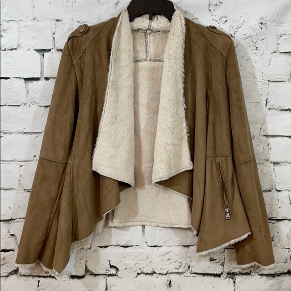 vestique Jackets & Blazers - Vestique gorgeous soft suede like jacket